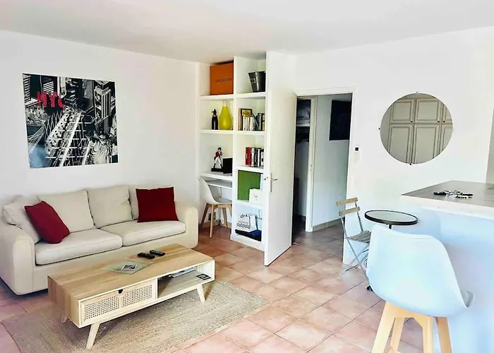 Chic Climatise Avec Parking 5mn Апартаменты Сен-Тропе